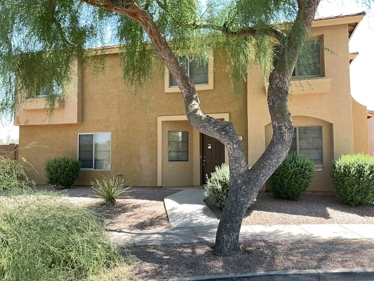4071 E Abraham Ln — Photo 1