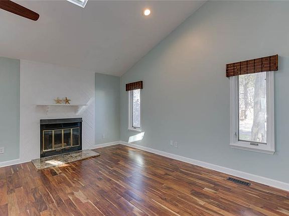 4th image of 1337 Blue Pete Rd