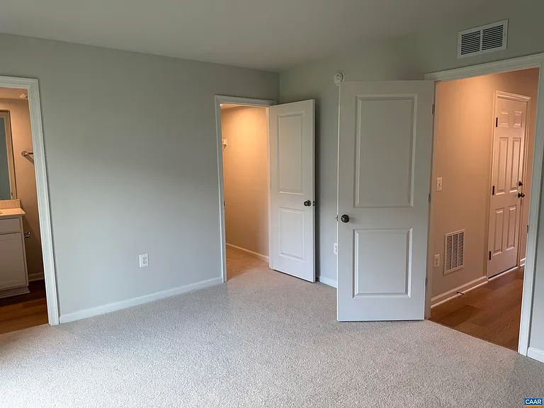 37 Laurin St — Photo 19