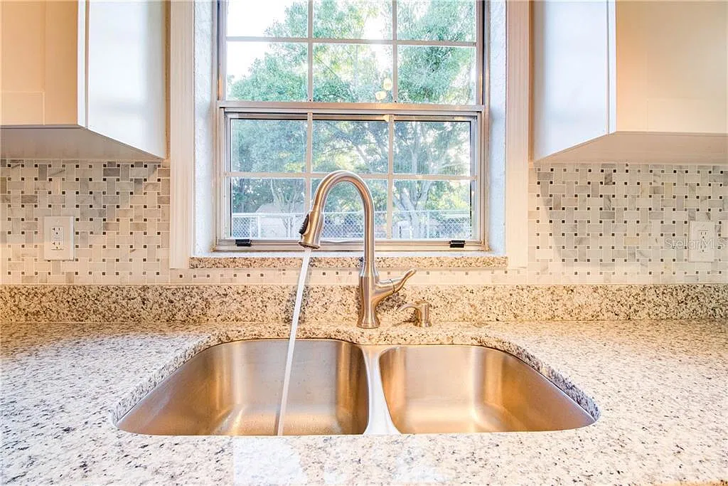 3 bed, 1380 sqft, $2,500 — Photo 3