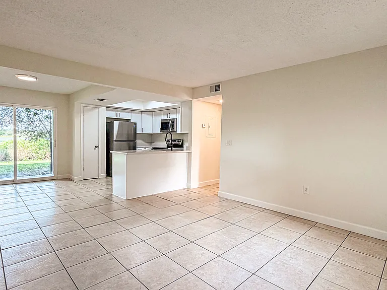213 McKay Dr #J — Photo 3