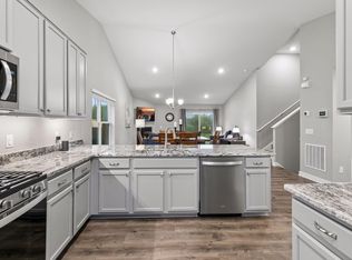 20566 Glade Ave, Lakeville, MN 55044