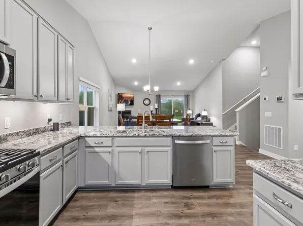 20566 Glade Ave, Lakeville, MN 55044