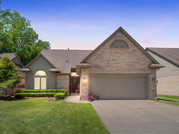 24603 Edgewood Dr, Novi, MI 48374