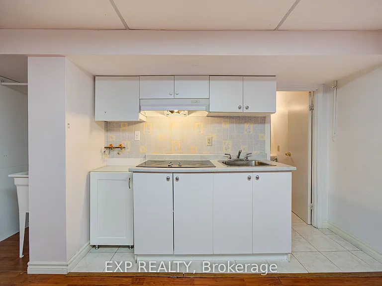 82 Muirlands Dr — Photo 28