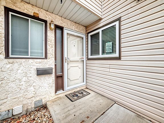 3rd image of 32 Grandin Rd