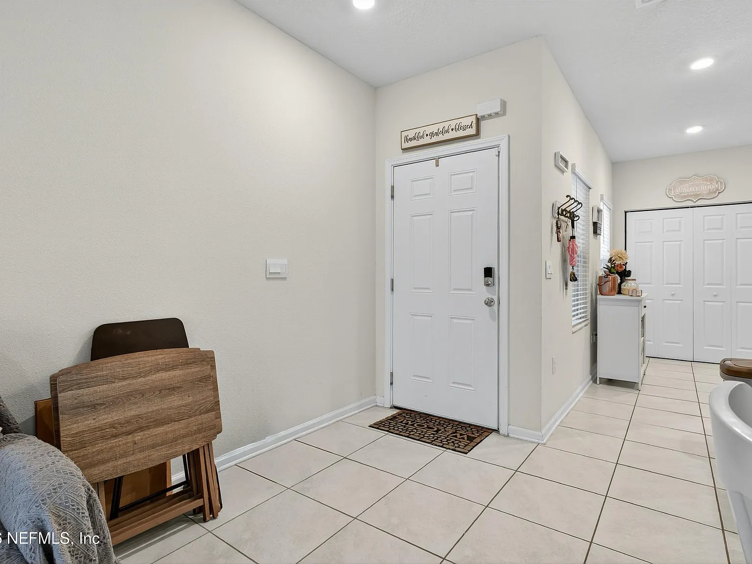 3 bed, 2.5 bath, 1502 sqft, $1,700 — Photo 3
