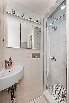 Rented by R New York | media 28