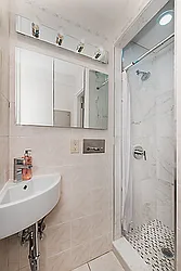 Rented by R New York