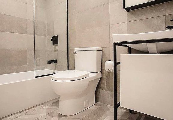 5th image of 824 Saint Johns Pl #3IB
