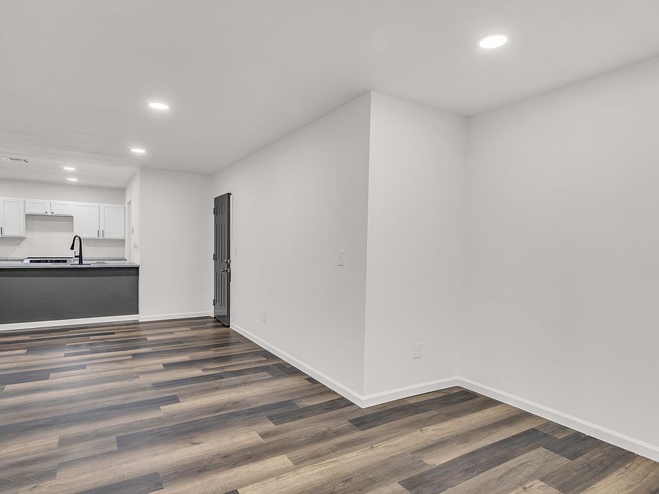 1st image of 321 W South Ave #17399906