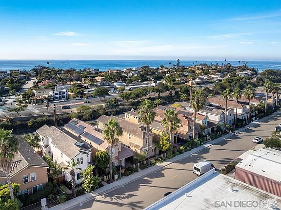 2nd image of 409 N Cedros Ave