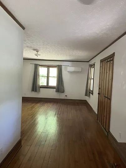 225 Grandview Rd — Photo 17