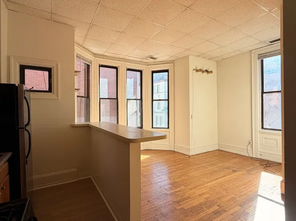 2131 Sansom St #2, Philadelphia, PA 19103