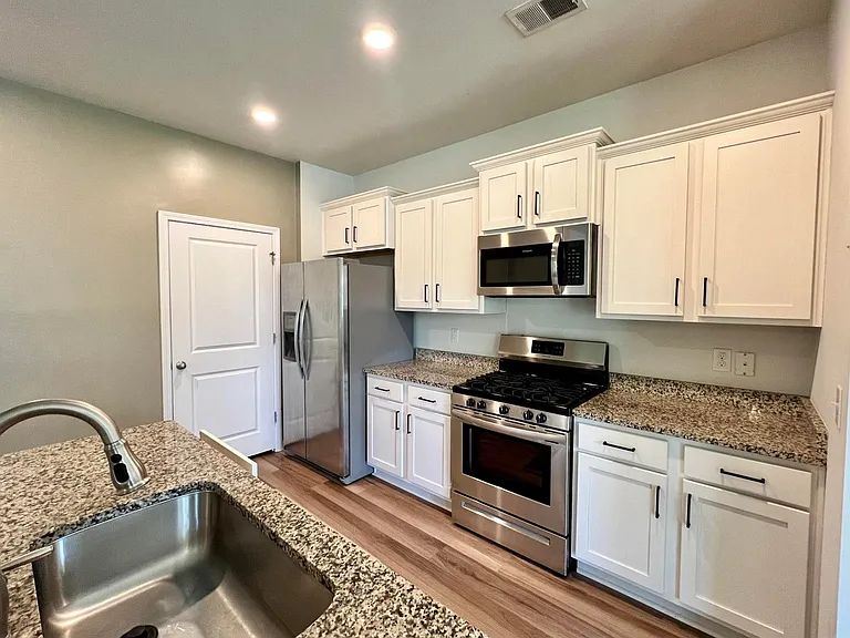 598 Wayton Cir — Photo 4