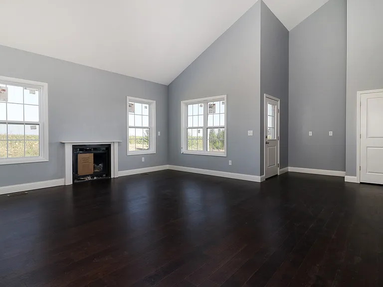 760 Kristin Dr — Photo 13