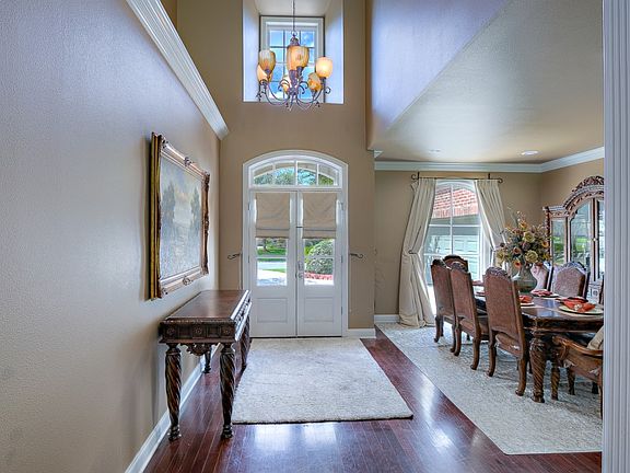 3rd image of 36327 Cypress Glen Ave