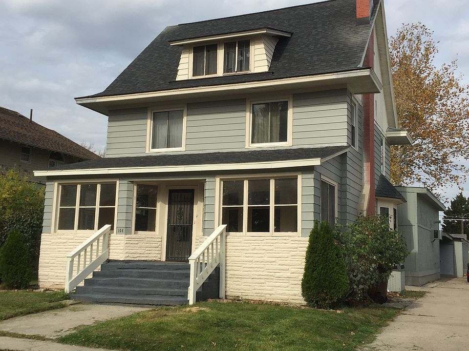 1st image of 104 W Lynn St