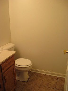 4th image of 202 Coburn Dr