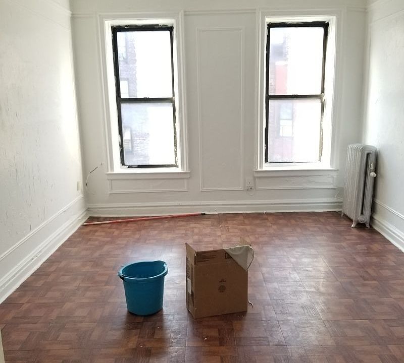 2nd image of 3215 Bainbridge Ave APT 3G