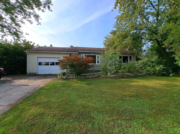 1016 E 6th Ave, Sault Sainte Marie, MI 49783