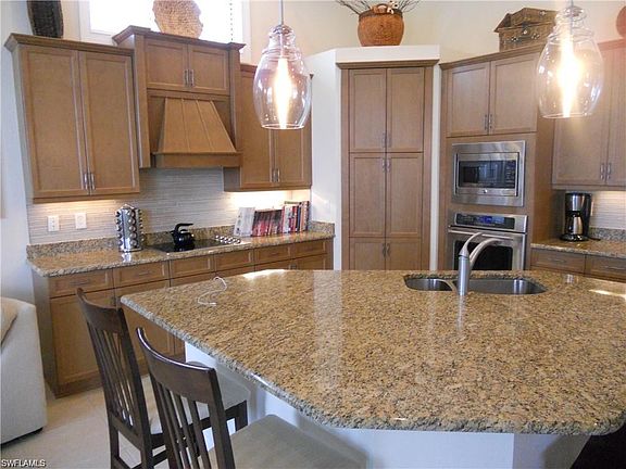 3rd image of 12440 Wisteria Dr