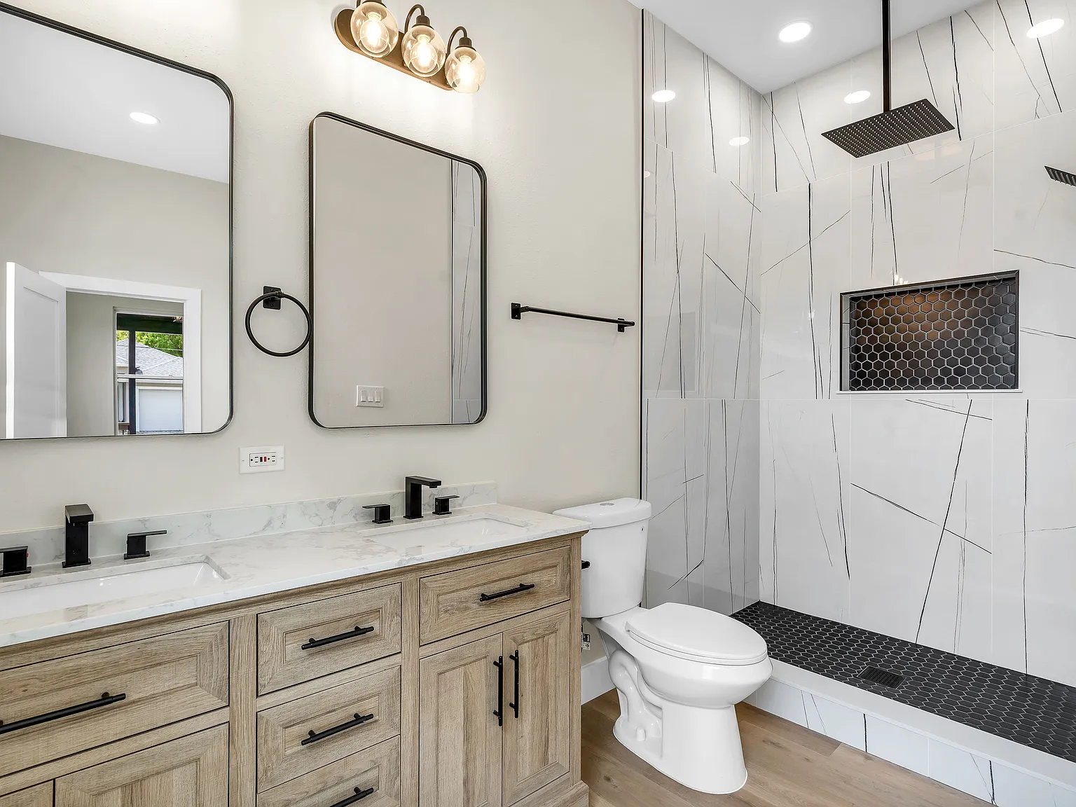 4 bed, 1700 sqft, $3,200 — Photo 4