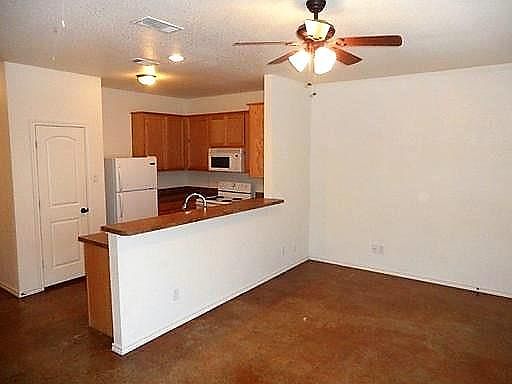3rd image of 8128 Elizabeth Ln W