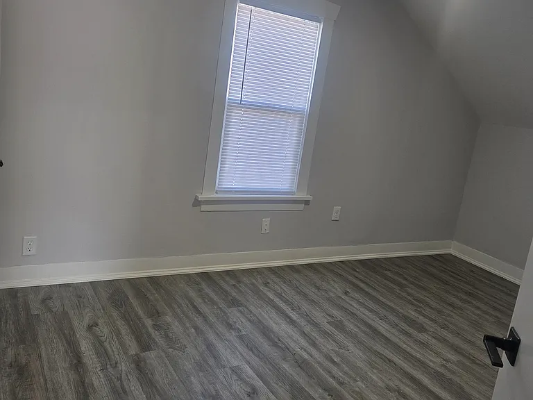 1230 Englewood Ave — Photo 12
