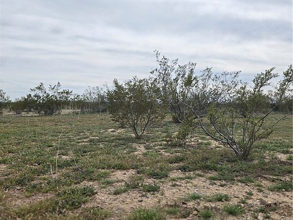 4th image of N Agate Rd