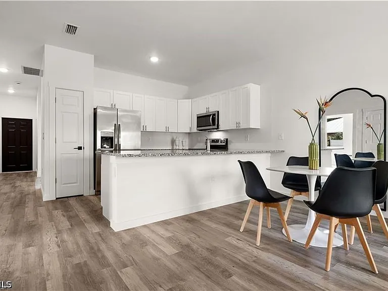 716 Gordon Ave S — Photo 16