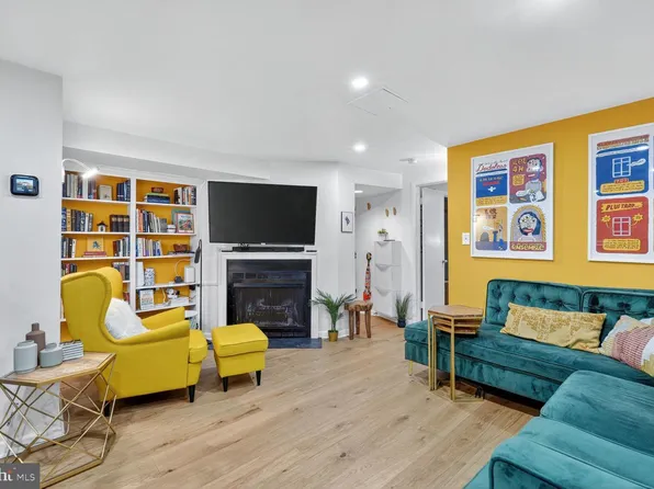 2012 O St NW APT 12, Washington, DC 20036