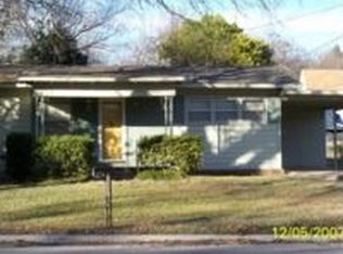 300 W Hale Ave, Decatur, TX 76234