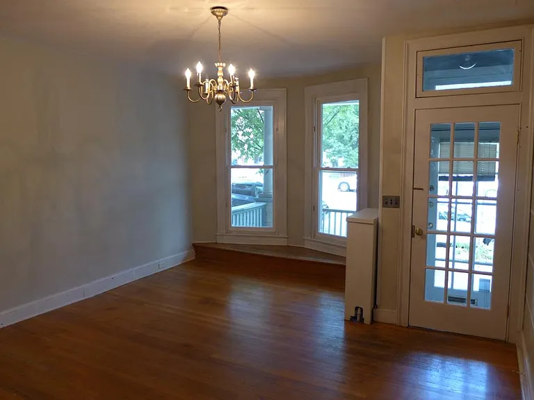 2934 Huntingdon Ave — Photo 10