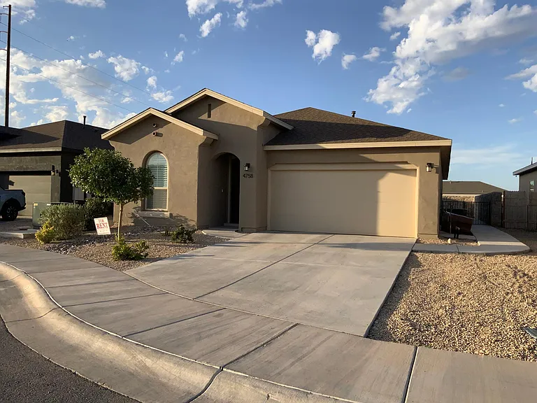 4758 Lotus Ave — Photo 2