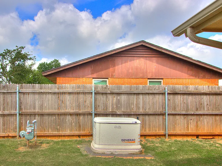 406 W Linden Dr — Photo 31