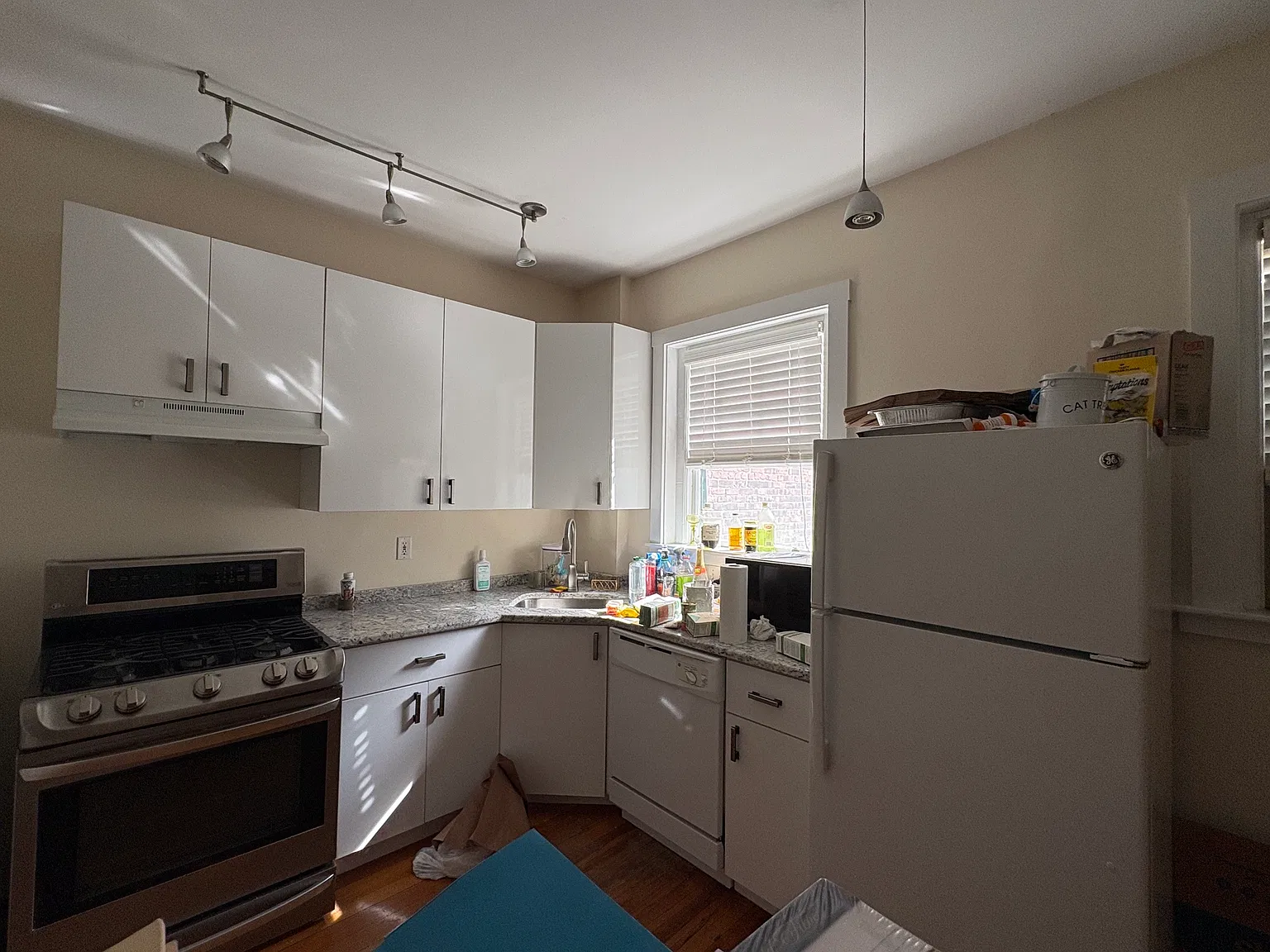 2 bed, 1200 sqft, $3,300 — Photo 4