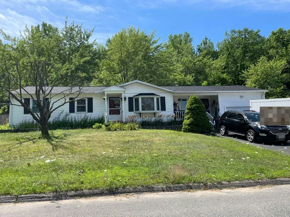 142 Treetop Ave, Springfield, MA 01118