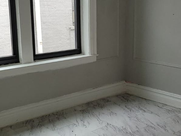 4317 57th St APT 3R