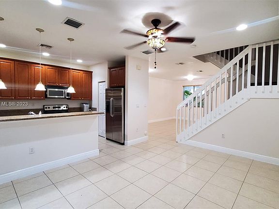 3rd image of 6584 Hidden Cove Dr #5