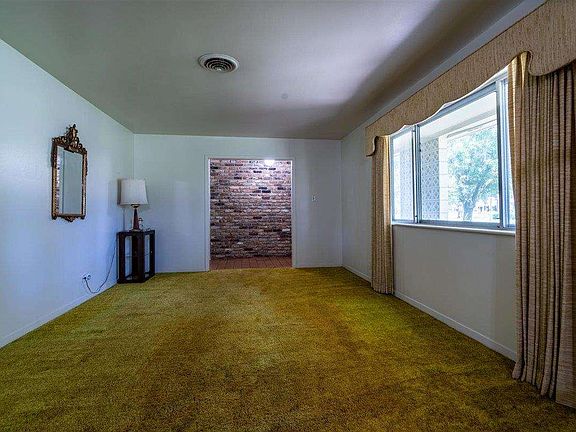 2nd image of 2110 Treemont Ln
