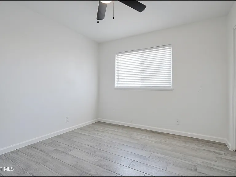 8617 Darlina Dr — Photo 30