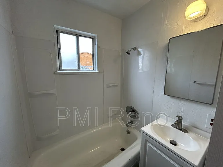 2075 Patton Dr #C — Photo 4