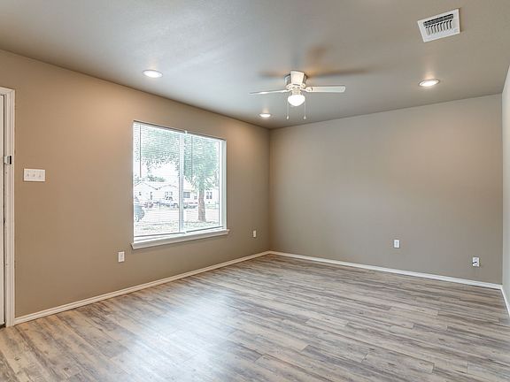 5th image of 2721 E 3rd St