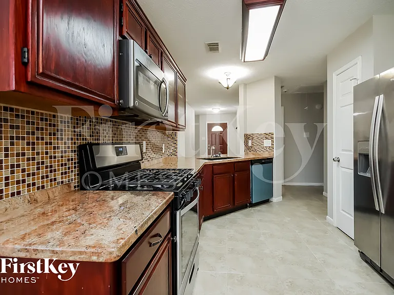 2210 Dublin Dr — Photo 5