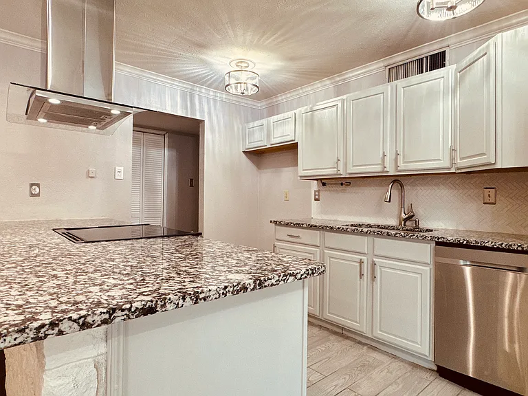 153 W Way Dr — Photo 8