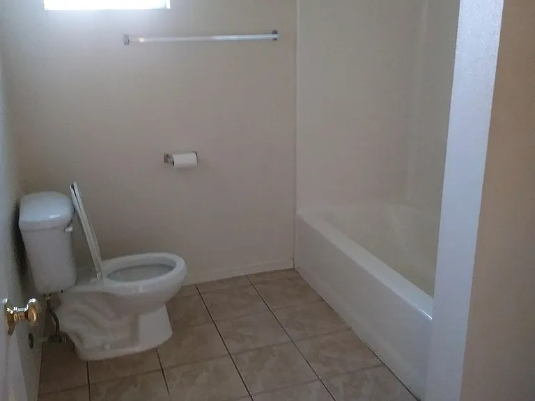 Vessey Park Apartments — Photo 30