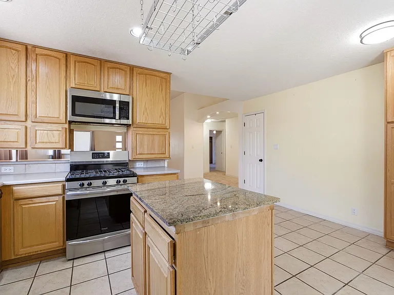 8319 Santa Clarita St NE — Photo 11