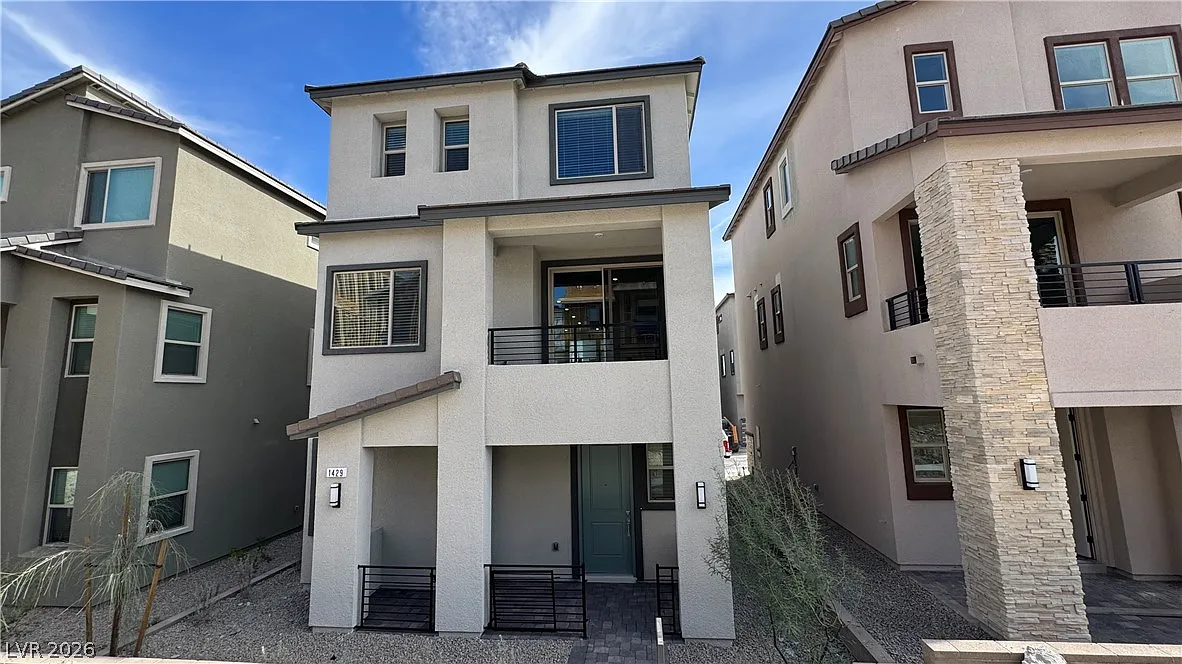 3 bed, 3.0 bath, 2226 sqft, $2,695 — Photo 1