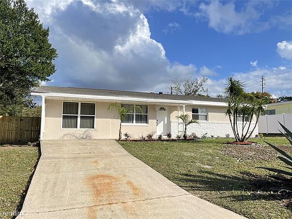 2nd image of 409R Camellia Ave